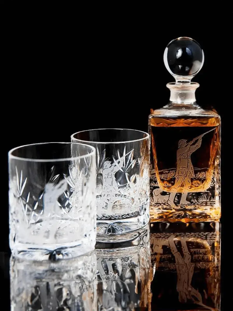 Golfing Scene Etched On Whiskey Bottle And Two Glasses